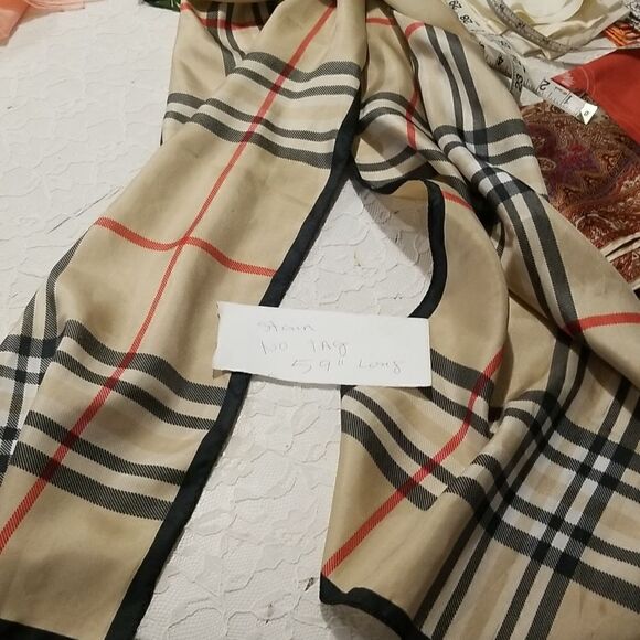 Vintage scarf lot of 11 mixed fabric estate sale find - Picture 15 of 17